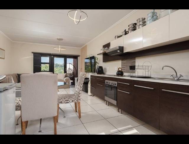 2 BEDROOM TOWNHOUSE FOR SALE IN GLENVISTA